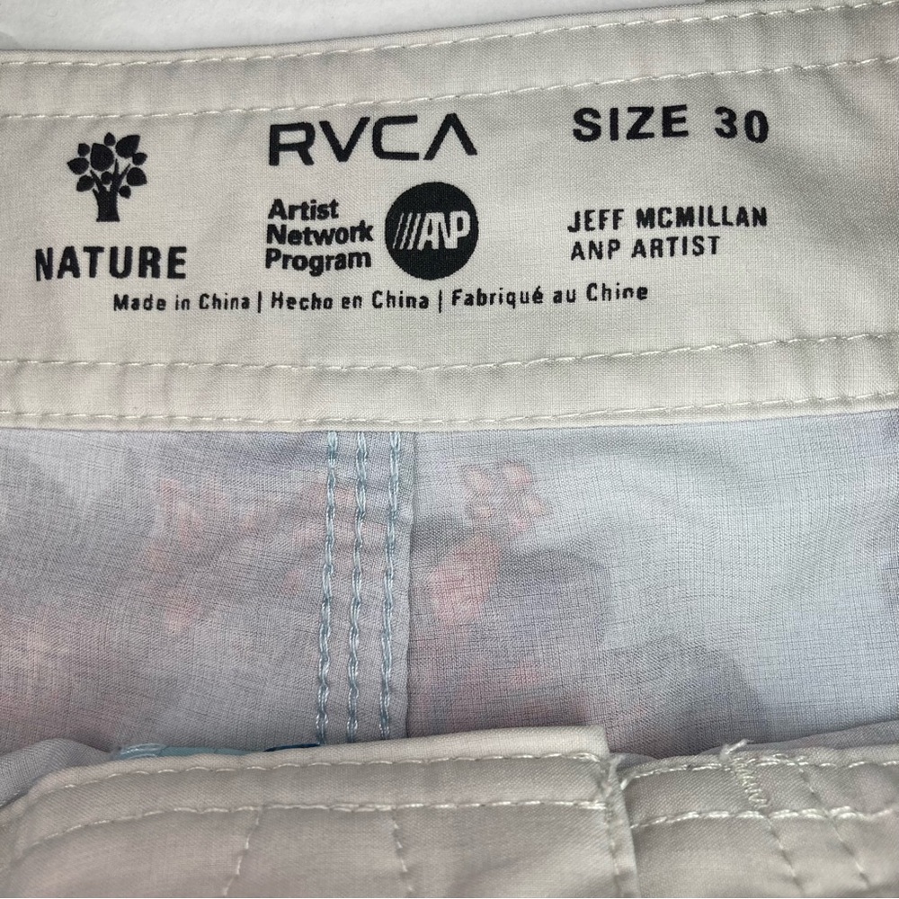 RVCA / Board shorts with a tropical floral print - Picture 5 of 10